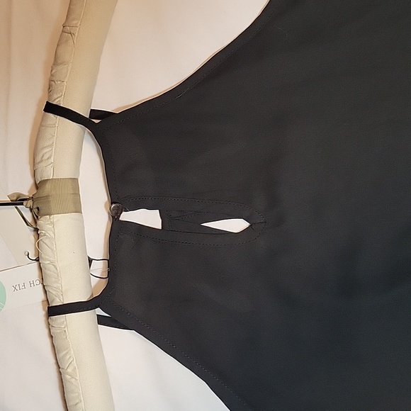 PAPERMOON, Walita, Cutout Detail V-Neck, Sleeveless Black Tank Blouse, XL - Picture 5 of 7